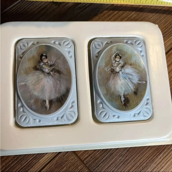 Collectible Avon Beauty in Motion Ballet Picture Frame 2 Special Occasion Soap - Picture 5 of 7